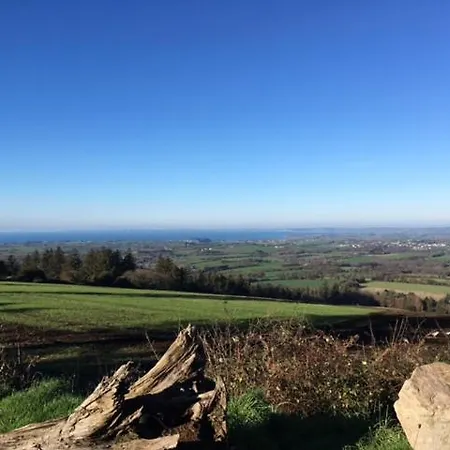 Bel appartement sur les hauteurs de Locronan Extérieur photo